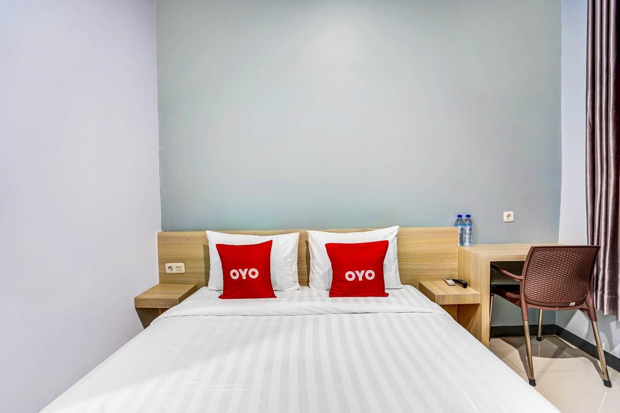 Oyo 90891 Parang Kusumo Residence Krembangan Exteriör bild