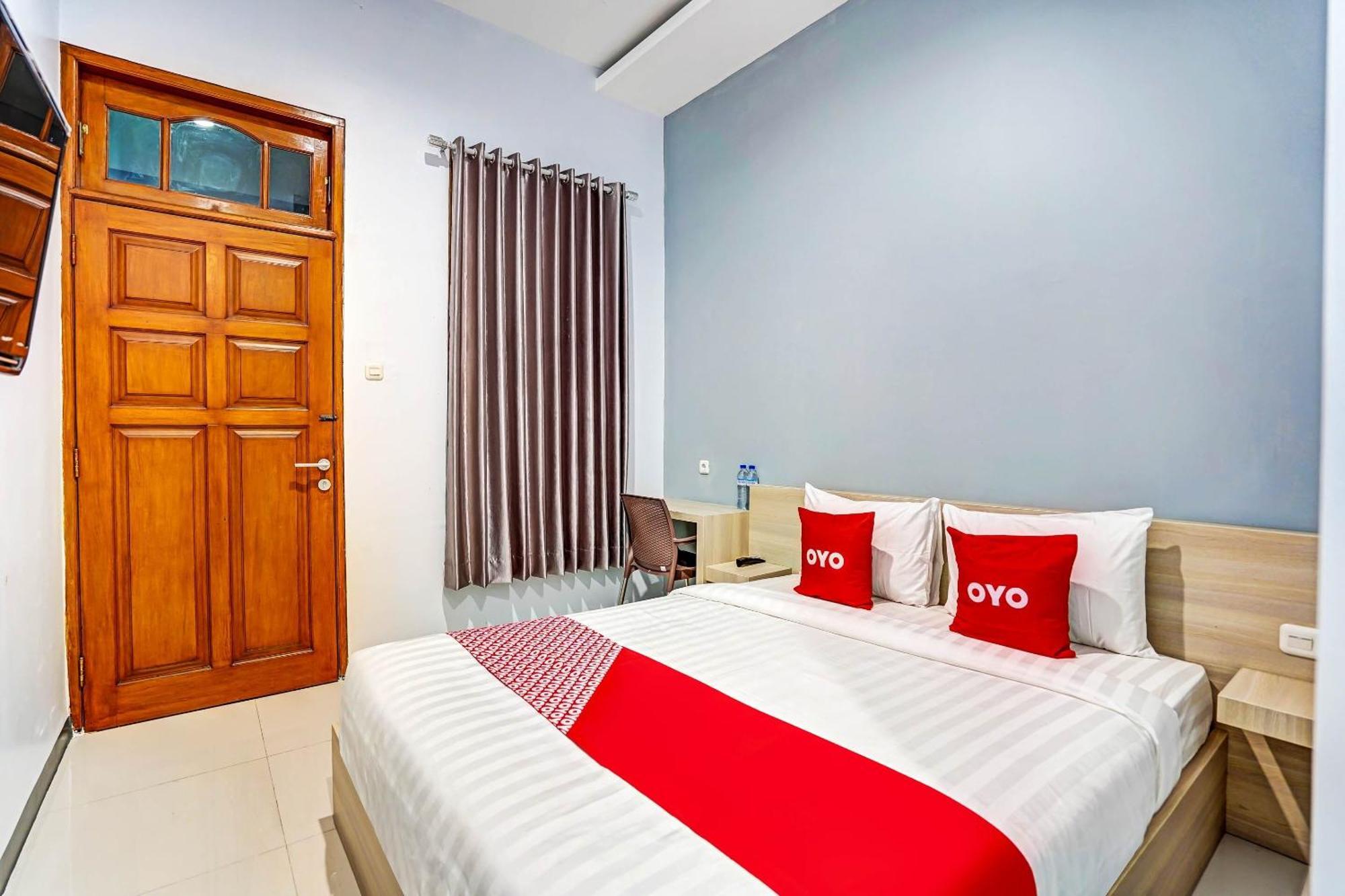 Oyo 90891 Parang Kusumo Residence Krembangan Exteriör bild