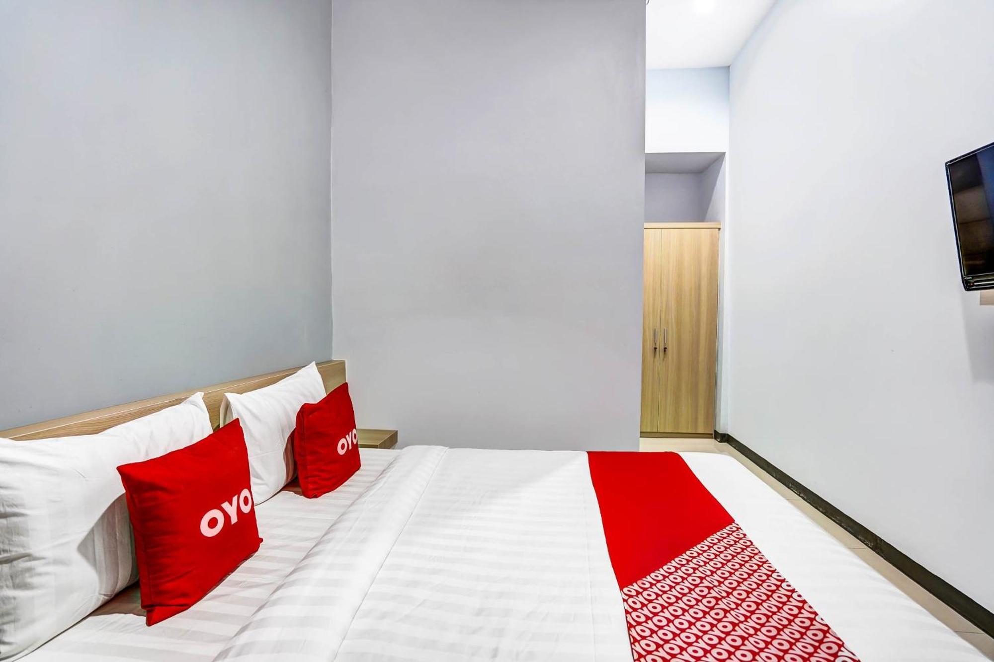 Oyo 90891 Parang Kusumo Residence Krembangan Exteriör bild