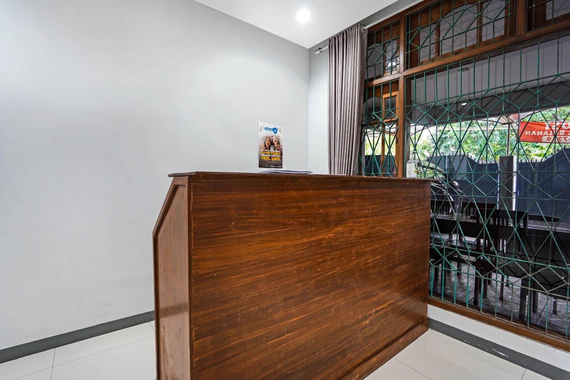 Oyo 90891 Parang Kusumo Residence Krembangan Exteriör bild